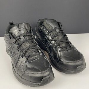 NEW BALANCE Men's 12 D, 608-V5 Shoes Black Leather Sneakers MX608AB5 Excellent